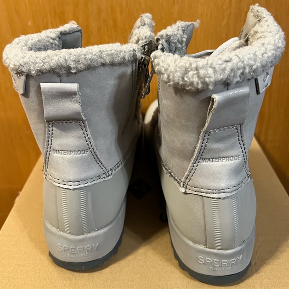 Women's Sperry Winter Boots Sz 8.5 Brand New w/Box - Picture 4 of 7